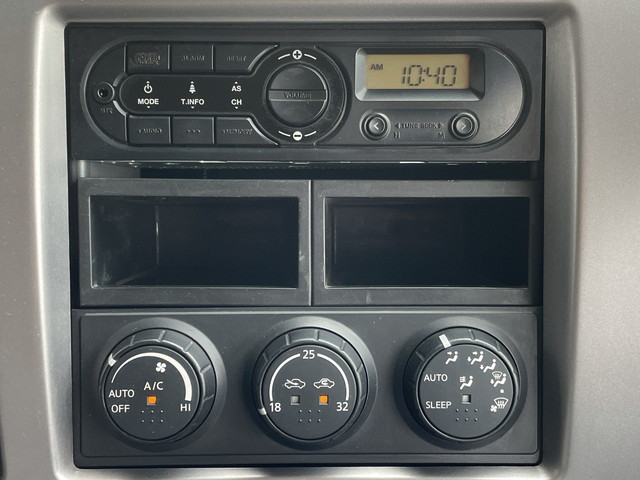 UDトラックスクオンアルミブロック大型（10t）[写真35]