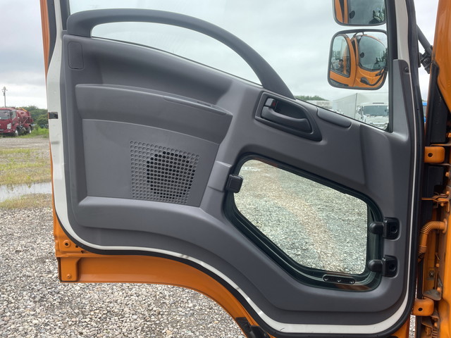 いすゞフォワードアルミバン中型（4t）[写真25]