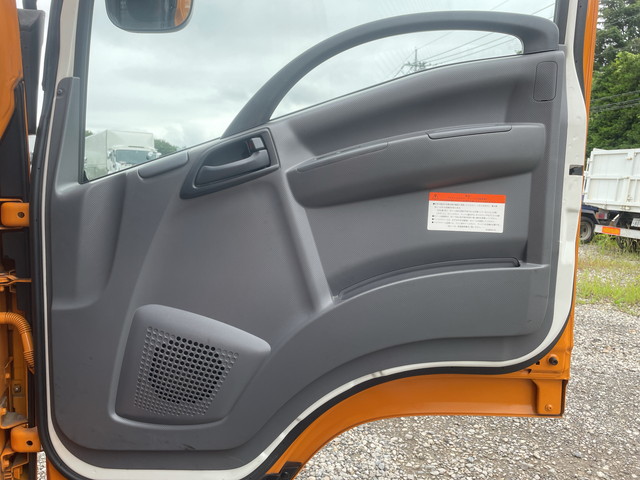 いすゞフォワードアルミバン中型（4t）[写真26]