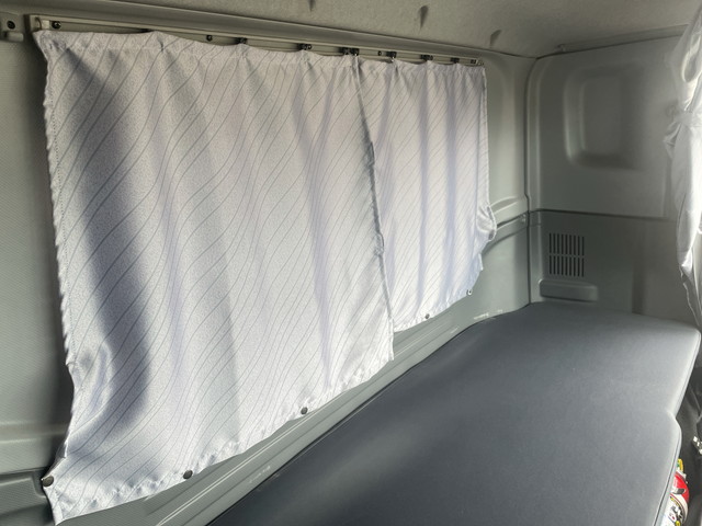 いすゞフォワードアルミバン中型（4t）[写真31]