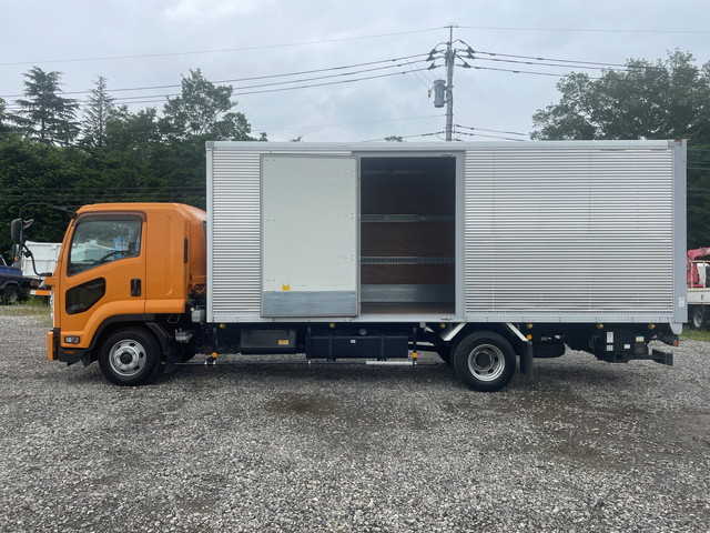 いすゞフォワードアルミバン中型（4t）[写真06]