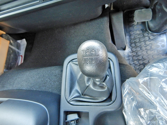 三菱ふそうファイターセーフティクレーン4段増トン（6t・8t）[写真20]