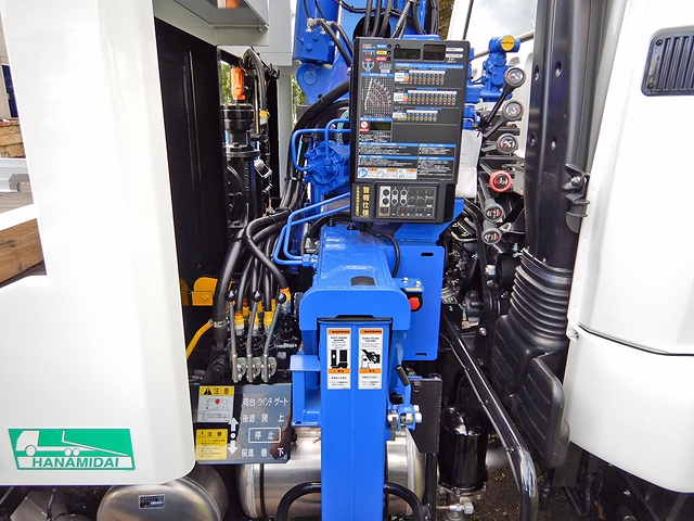 三菱ふそうファイターセーフティクレーン4段増トン（6t・8t）[写真08]