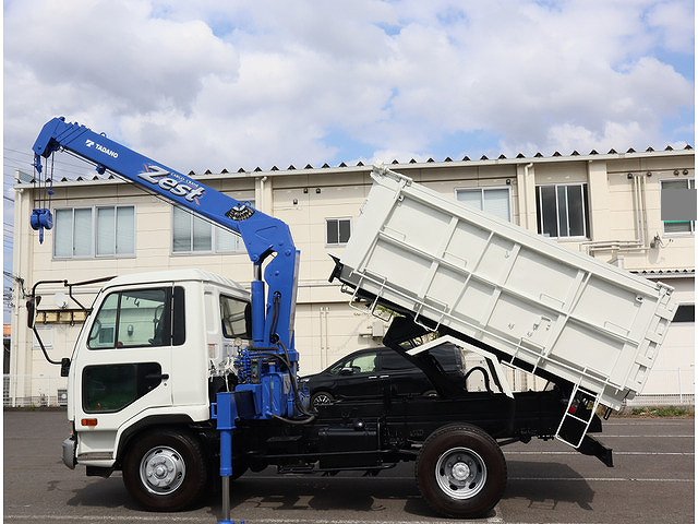 UDトラックスコンドルダンプ・クレーン付中型（4t）[写真14]