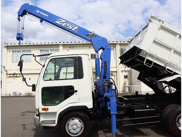 UDトラックスコンドルダンプ・クレーン付中型（4t）[写真15]