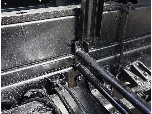 UDトラックスコンドルダンプ・クレーン付中型（4t）[写真19]