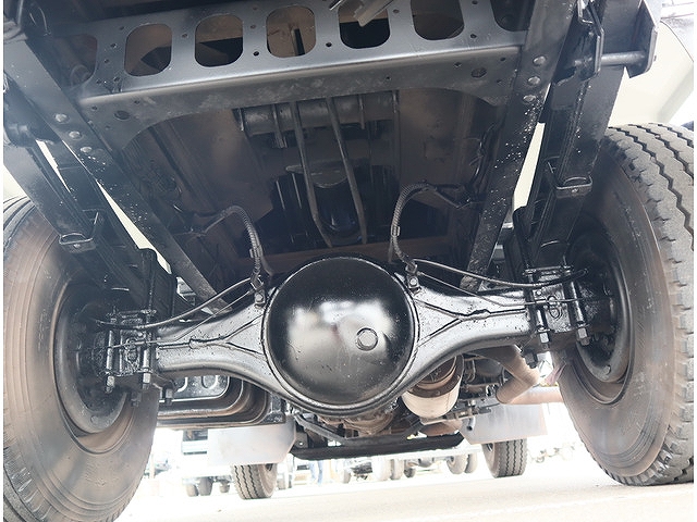 UDトラックスコンドルダンプ・クレーン付中型（4t）[写真24]