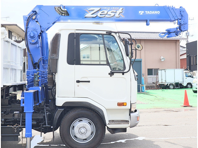 UDトラックスコンドルダンプ・クレーン付中型（4t）[写真25]