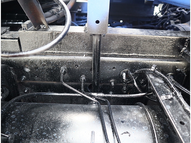 UDトラックスコンドルダンプ・クレーン付中型（4t）[写真27]