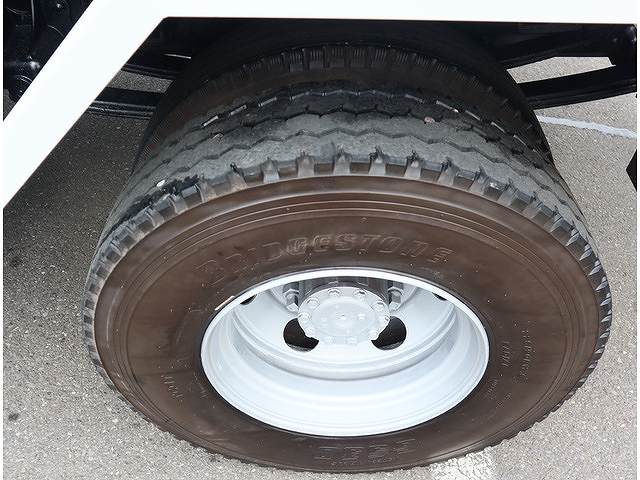 UDトラックスコンドルダンプ・クレーン付中型（4t）[写真32]