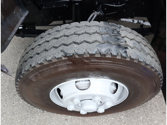 UDトラックスコンドルダンプ・クレーン付中型（4t）[写真33]