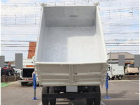 UDトラックスコンドルダンプ・クレーン付中型（4t）[写真03]