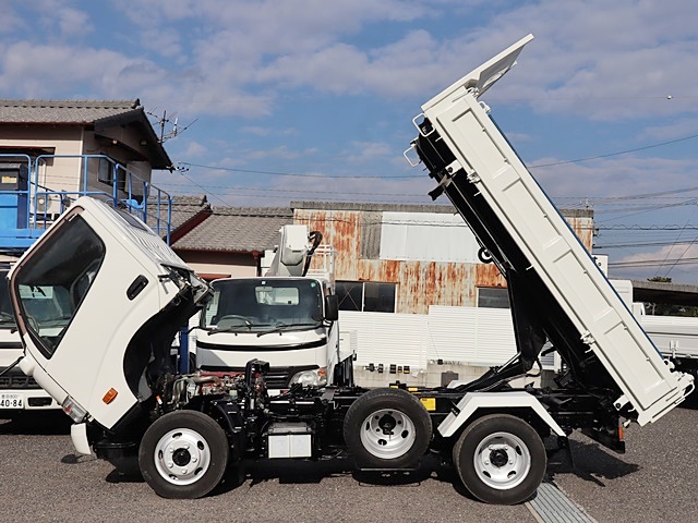 日野デュトロ三転ダンプ小型（2t・3t）[写真14]