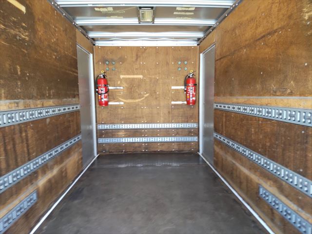 いすゞエルフアルミバン小型（2t・3t）[写真16]