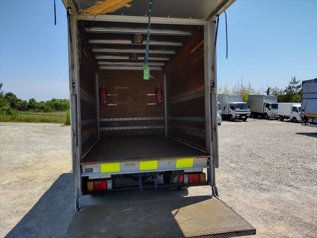 いすゞエルフアルミバン小型（2t・3t）[写真17]