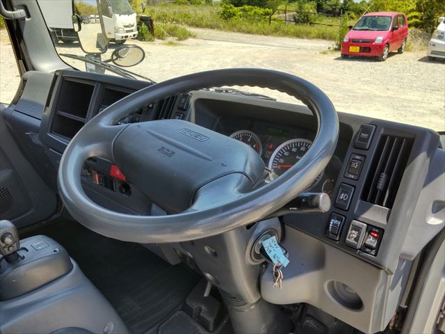 いすゞエルフアルミバン小型（2t・3t）[写真19]