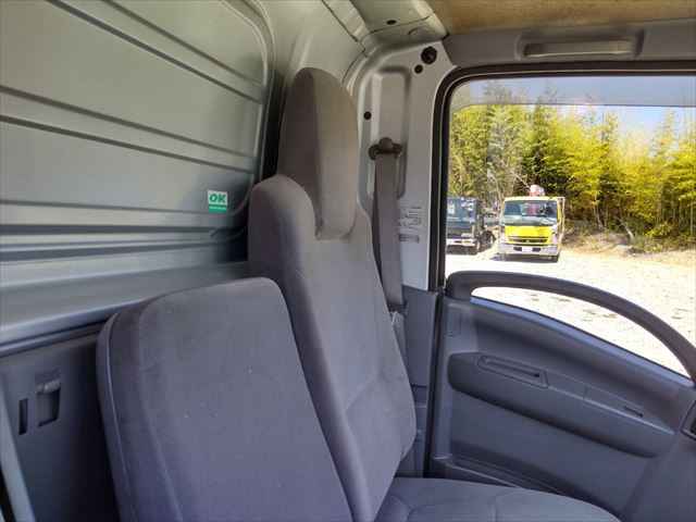 いすゞエルフアルミバン小型（2t・3t）[写真31]