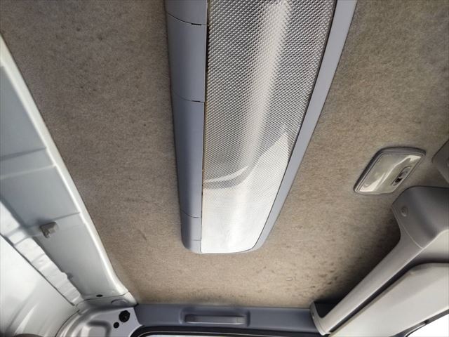 いすゞエルフアルミバン小型（2t・3t）[写真33]