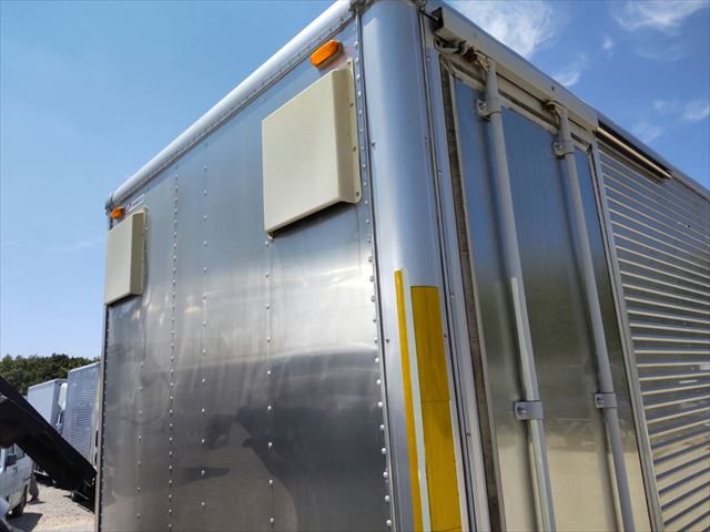 いすゞエルフアルミバン小型（2t・3t）[写真34]