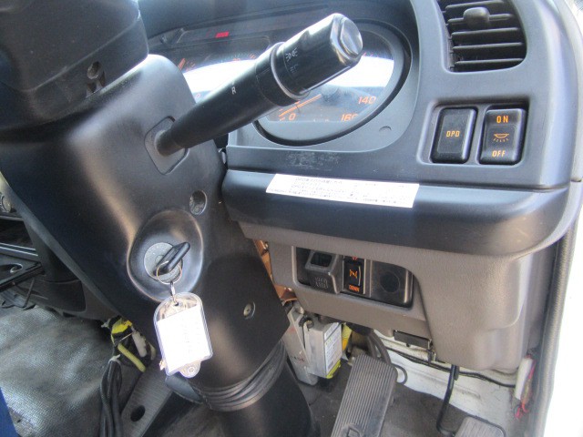 いすゞフォワードパッカー車（塵芥車）中型（4t）[写真16]