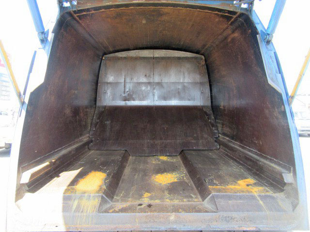 いすゞフォワードパッカー車（塵芥車）中型（4t）[写真05]