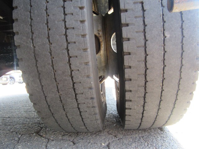 いすゞフォワードパッカー車（塵芥車）中型（4t）[写真09]