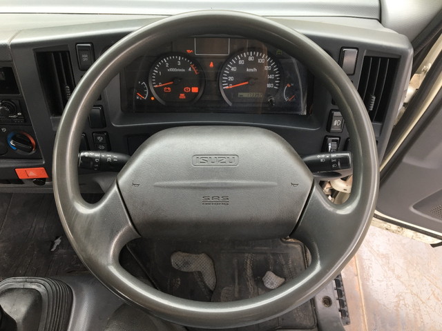 いすゞエルフ平ボディ小型（2t・3t）[写真31]