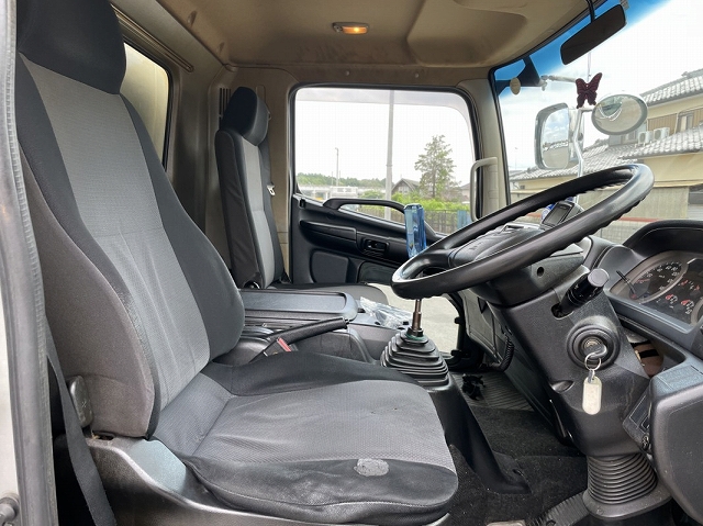 日野レンジャーアルミブロック中型（4t）[写真17]