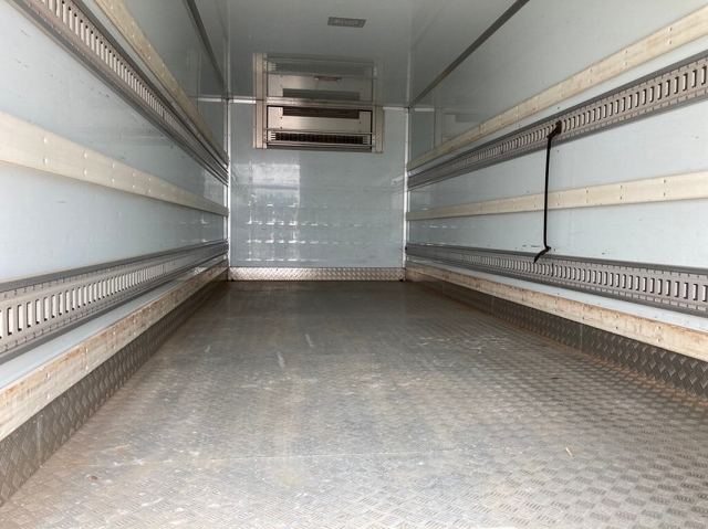 UDトラックスコンドル冷凍車（冷蔵車）増トン（6t・8t）[写真10]