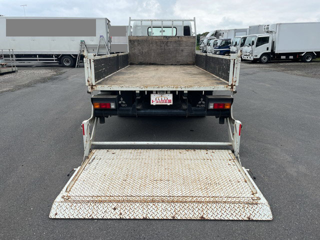 三菱ふそうキャンター平ボディ小型（2t・3t）[写真12]