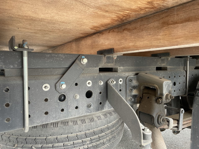 三菱ふそうキャンター平ボディ小型（2t・3t）[写真22]