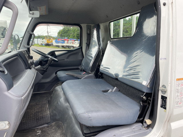 三菱ふそうキャンター平ボディ小型（2t・3t）[写真29]