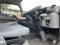 三菱ふそうキャンター平ボディ小型（2t・3t）[写真32]