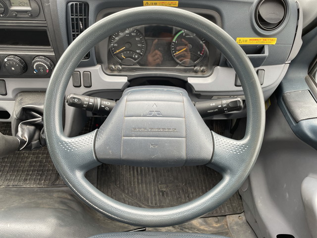 三菱ふそうキャンター平ボディ小型（2t・3t）[写真34]