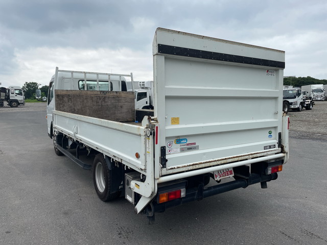 三菱ふそうキャンター平ボディ小型（2t・3t）[写真04]