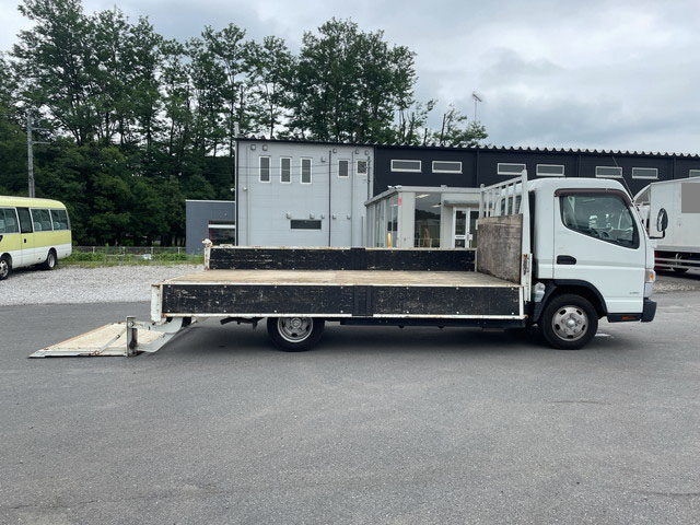 三菱ふそうキャンター平ボディ小型（2t・3t）[写真08]