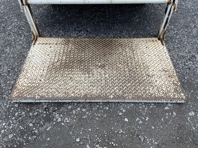 いすゞエルフ平ボディ小型（2t・3t）[写真10]