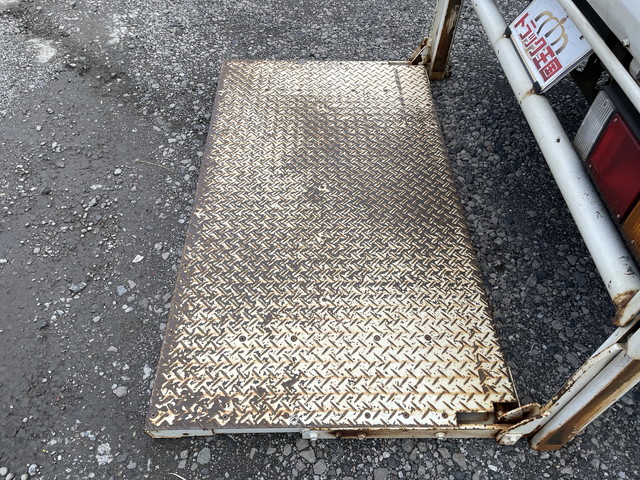 いすゞエルフ平ボディ小型（2t・3t）[写真11]