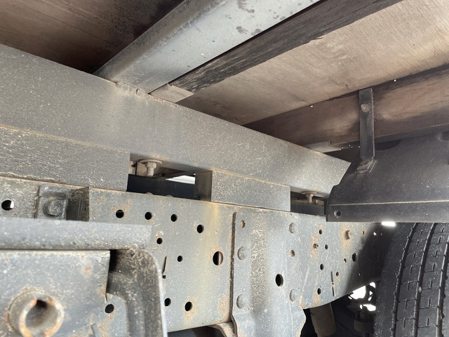 いすゞエルフ平ボディ小型（2t・3t）[写真19]