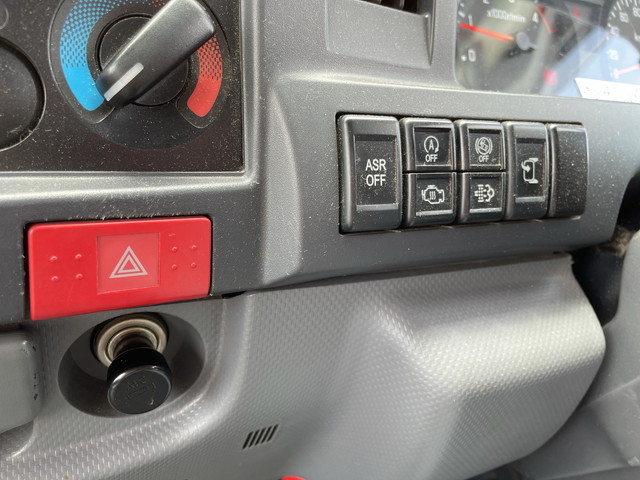 いすゞエルフ平ボディ小型（2t・3t）[写真36]