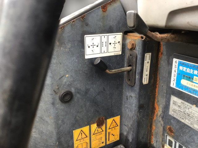 日立ミニユンボ（ミニバックホー）[写真11]