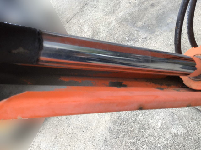 日立ミニユンボ（ミニバックホー）[写真04]