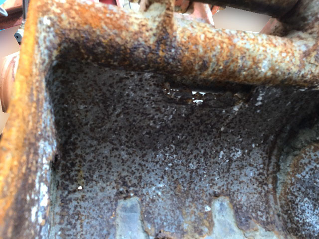 日立ミニユンボ（ミニバックホー）[写真05]