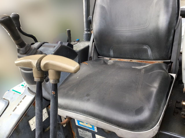 日立ミニユンボ（ミニバックホー）[写真07]