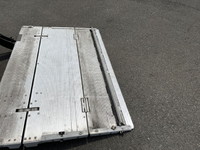 いすゞエルフアルミバン小型（2t・3t）[写真12]