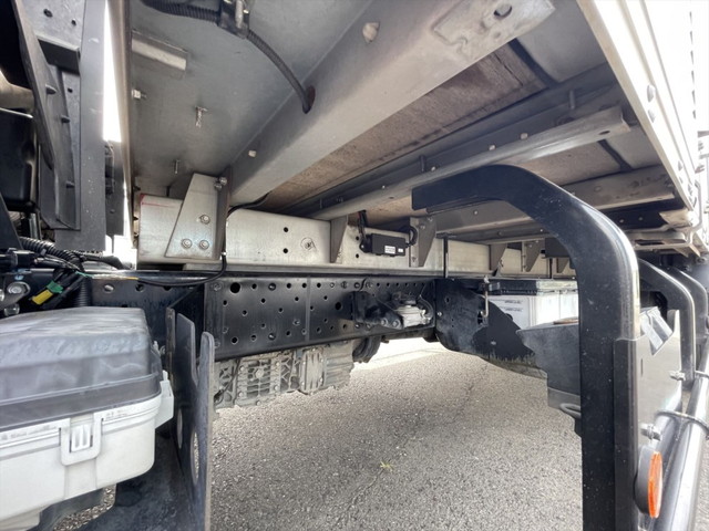 いすゞエルフアルミバン小型（2t・3t）[写真18]