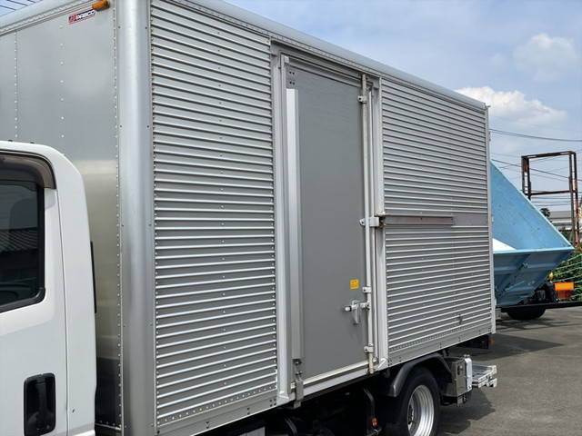 いすゞエルフアルミバン小型（2t・3t）[写真04]