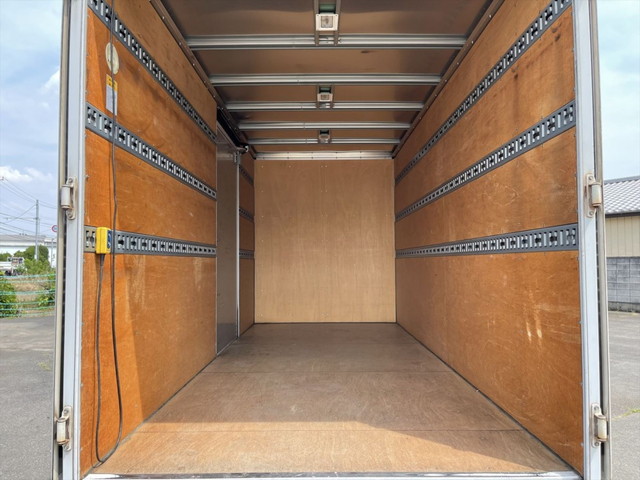 いすゞエルフアルミバン小型（2t・3t）[写真06]
