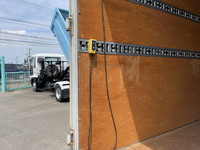 いすゞエルフアルミバン小型（2t・3t）[写真07]