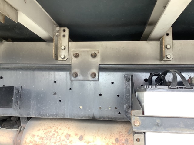 いすゞフォワードアルミウイング中型（4t）[写真13]